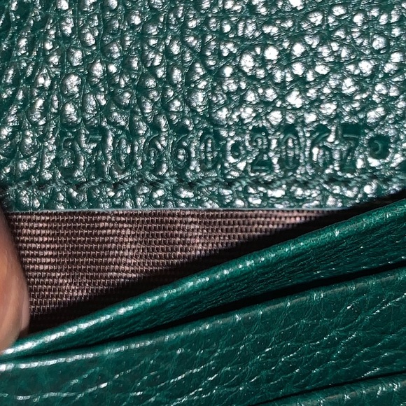 Dark Green grainy leather Zumi wallet with chain - Picture 9 of 13